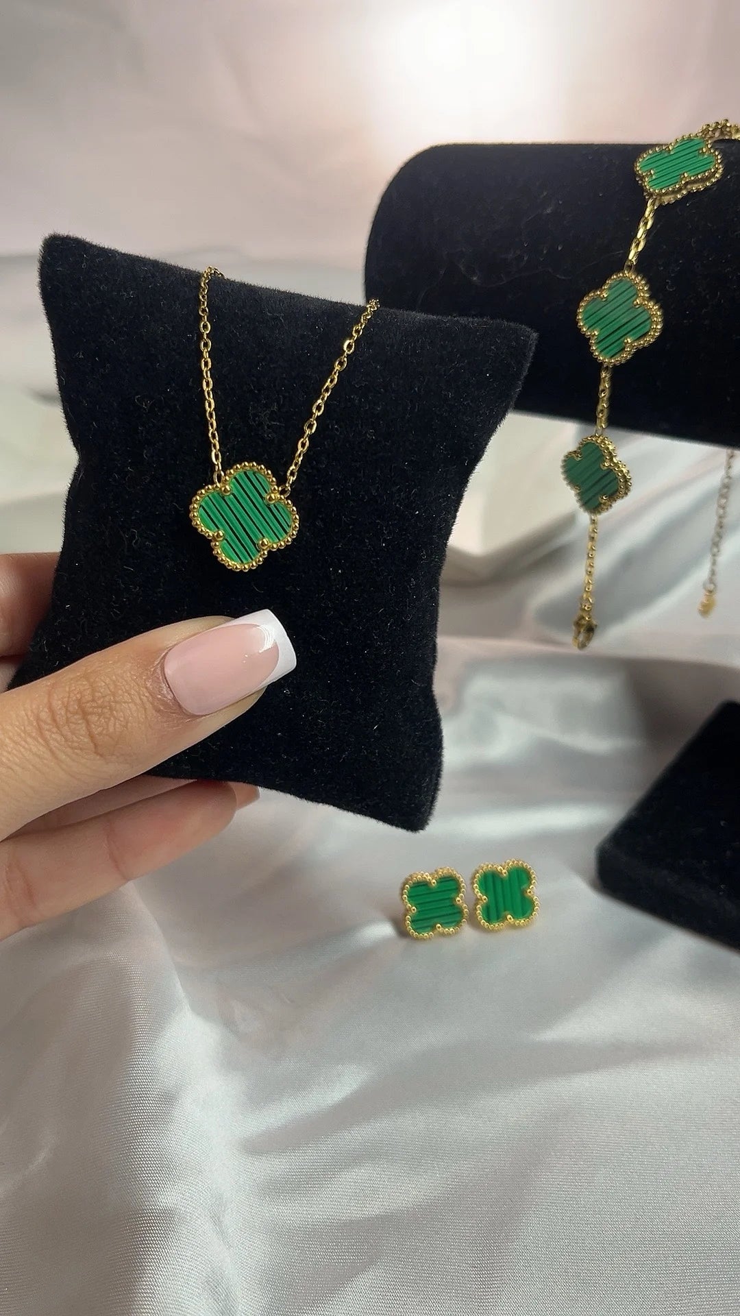 Aesthetica Clover Set's