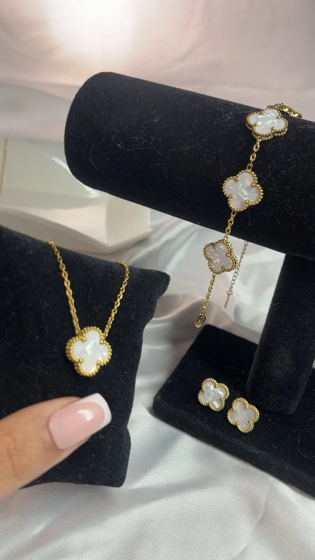 Aesthetica Clover Set's